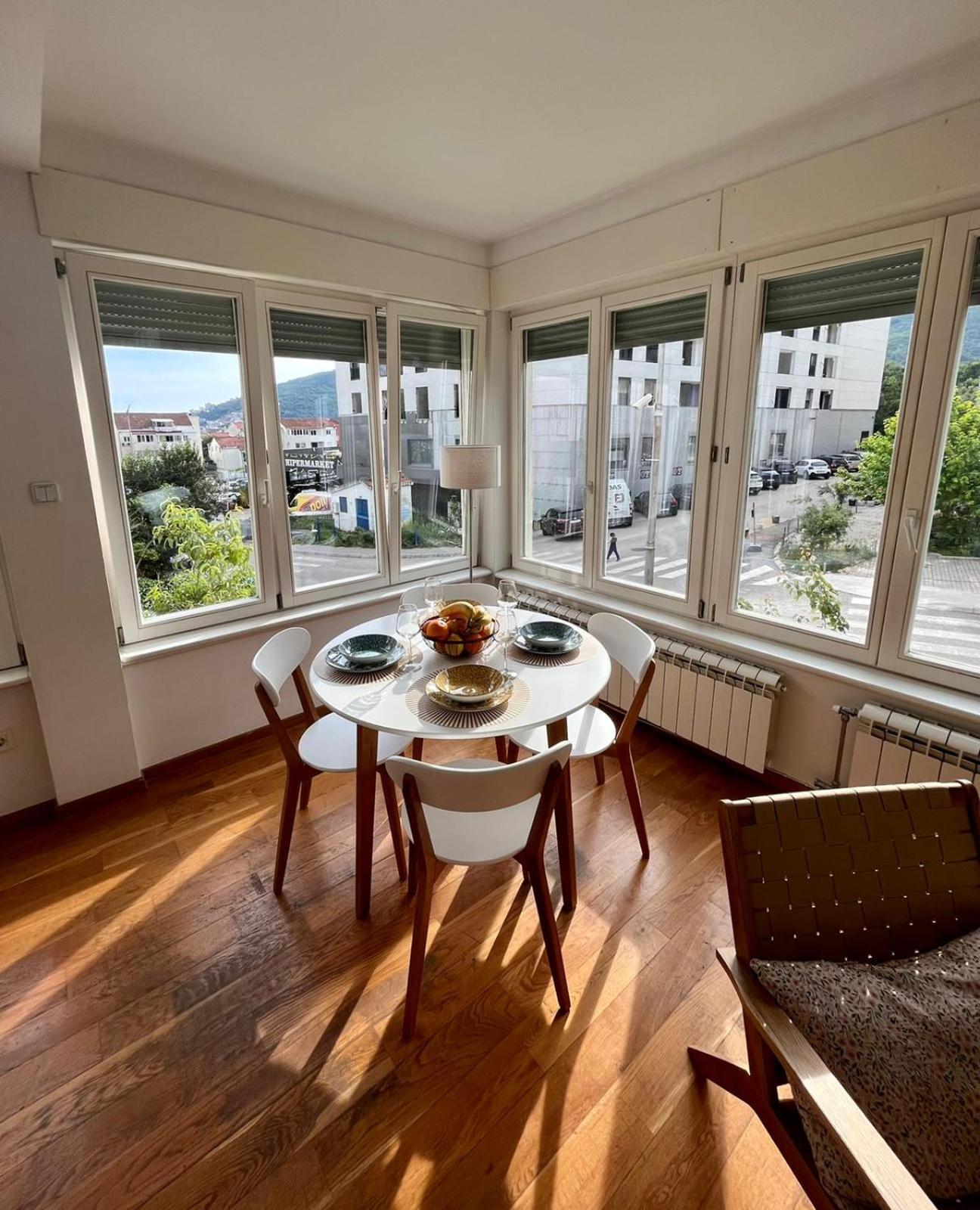 Sunny Apartment Budva